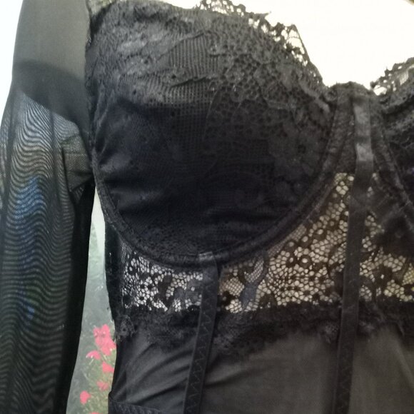 Lace Bodysuit - Picture 3 of 4